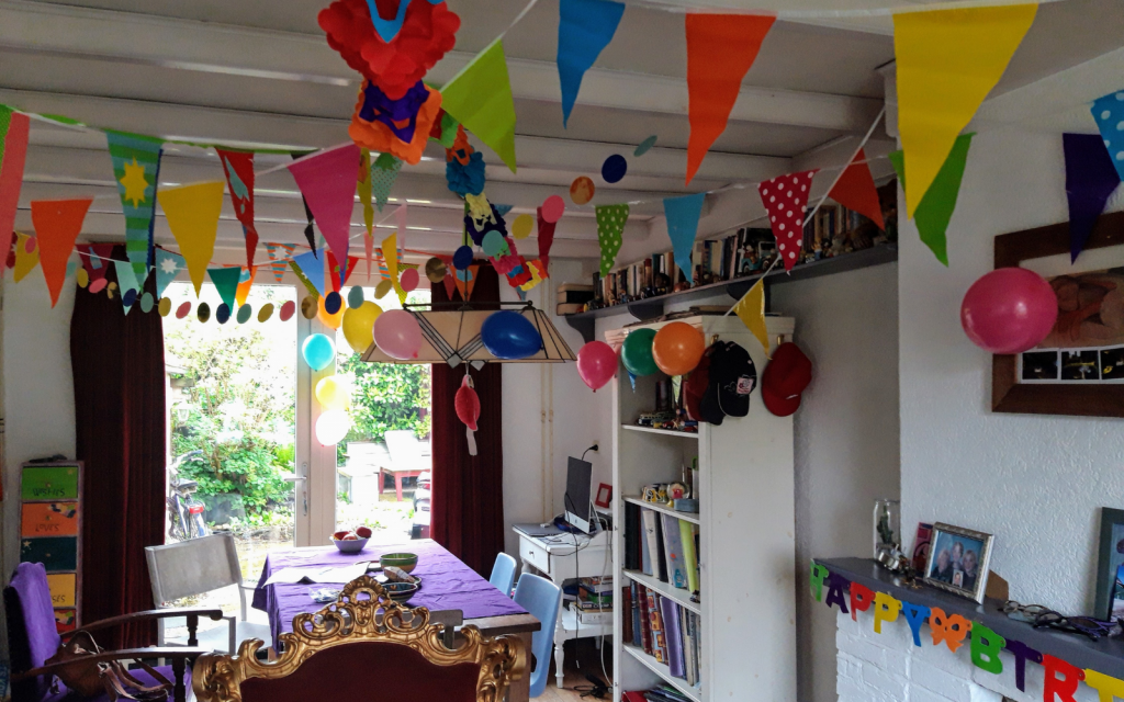 Intip Ide Sweet 17 di Kamar, Pasti Romantis!